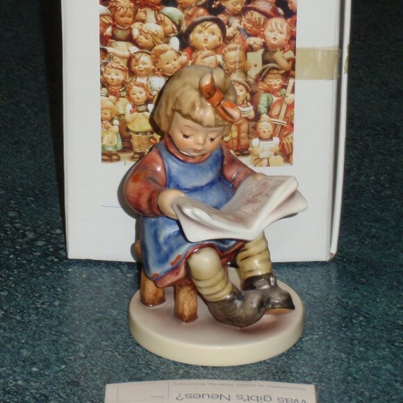 Goebel Hummel Figurine "What's New?" #418 TMK6 With Box - Girl Reading Newspaper - Picture 2 of 11